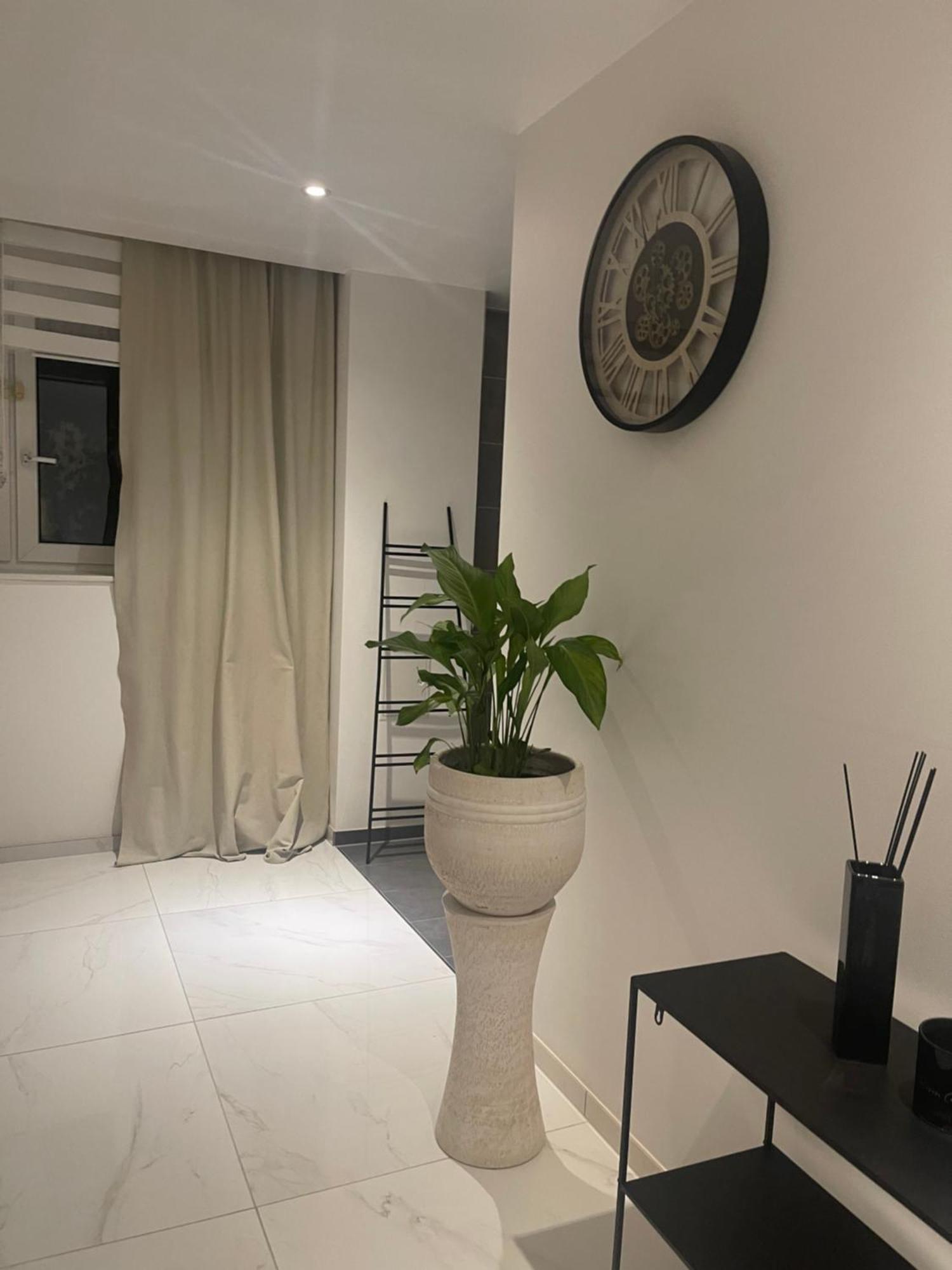Moderne, Ruhige Ferienwohnung , Ideal Zum Abschalten Hadamar Exterior photo